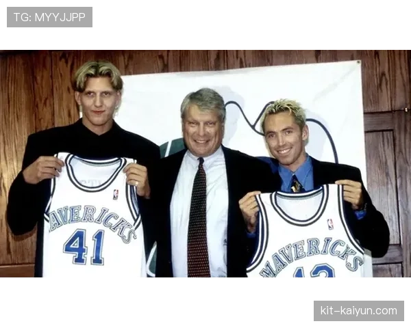 达拉斯独行侠为诺维茨基雕像揭幕,41号传奇永存